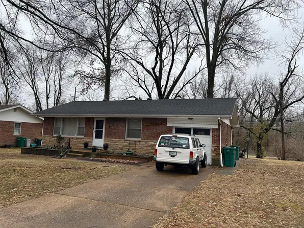 1286 Mead Dr, Saint Louis, MO 63137