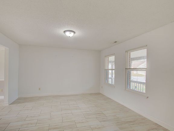 3rd image of 3897 Sherman Oaks Ave