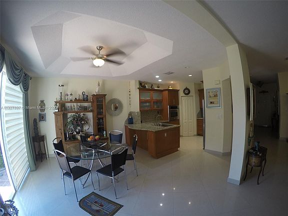 3rd image of 11352 NW 73rd Ter
