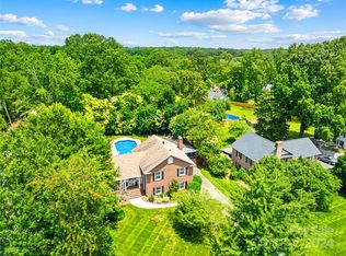 6033 Springhouse Ln, Charlotte, NC 28211