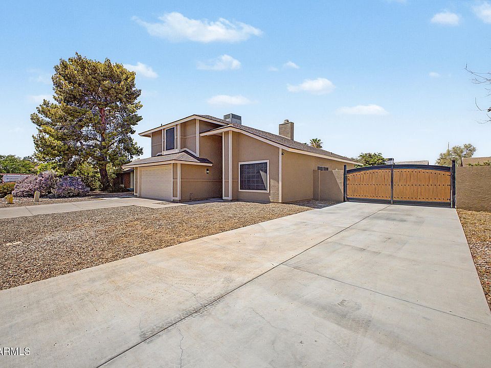 1st image of 1040 E IVYGLEN Street