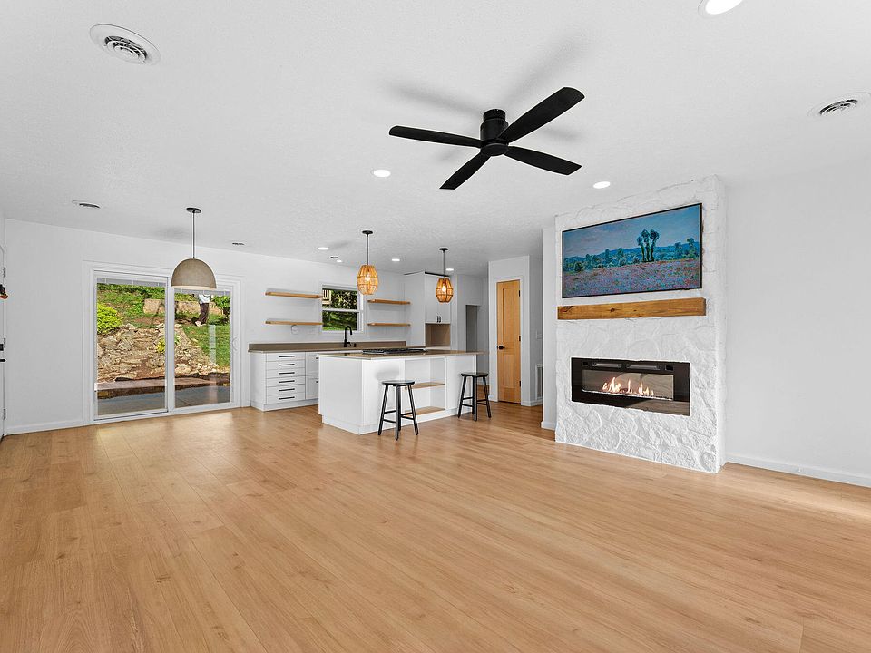 1st image of 641 Eiserman Avenue