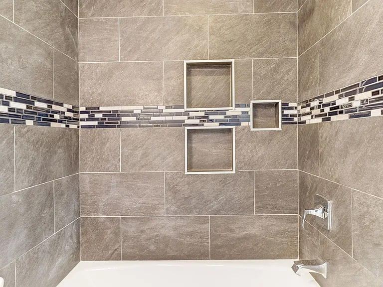 1316 Adams St NE #1 — Photo 10