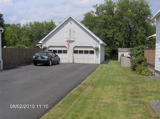 35 Weston St, Randolph, VT 05060