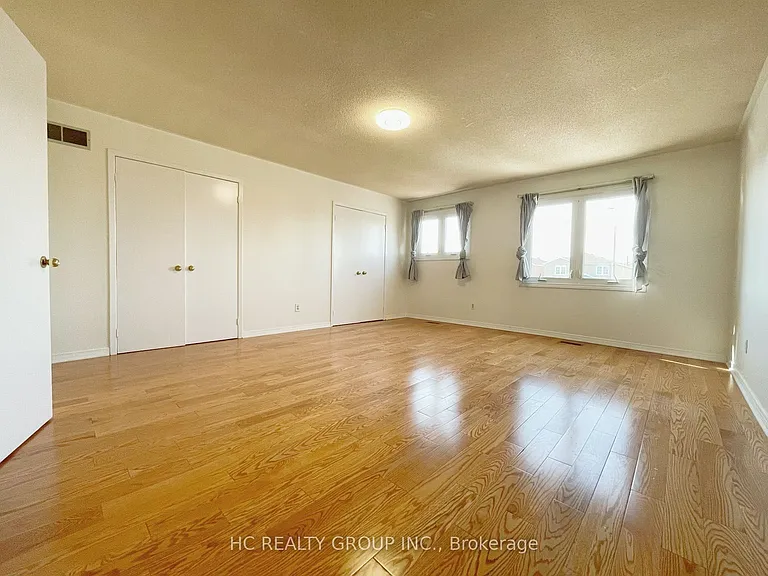 37 Page Cres — Photo 19