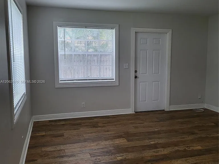35 NE 13th St #1 — Photo 11