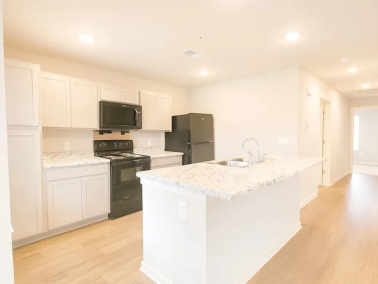 Sunspring Apartments — Photo 8