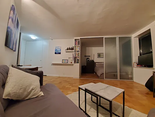 Rented by Yoram Adin, LREB | media 26