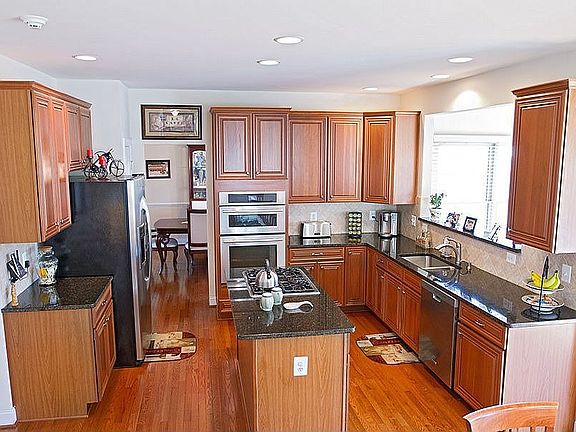 2nd image of 5909 Berryville Ct