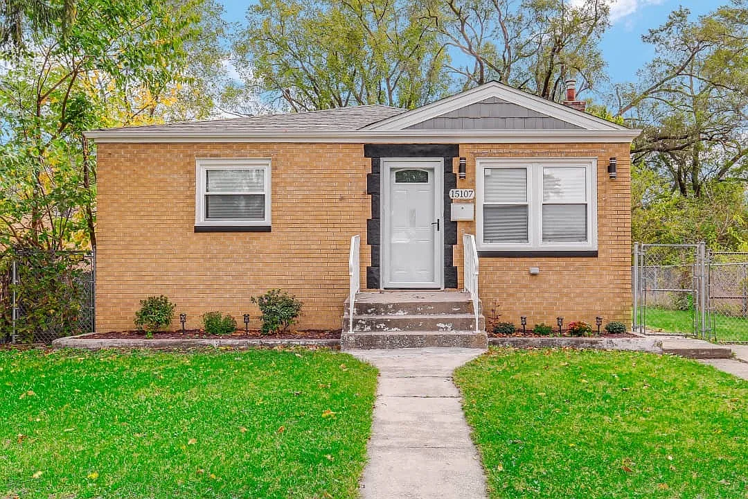 15107 Winchester Ave photo 1