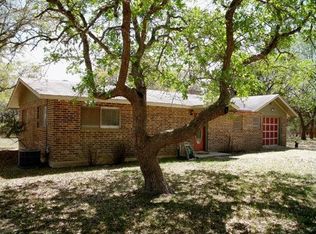 595 Mountain View Pl, Pipe Creek, TX 78063