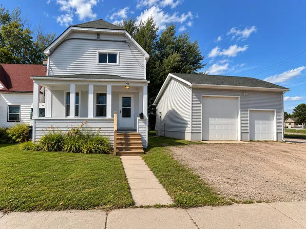 748 Kimball St, Sault Sainte Marie, MI 49783