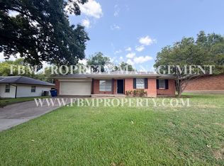 1408 Nichols St, Ennis, TX 75119