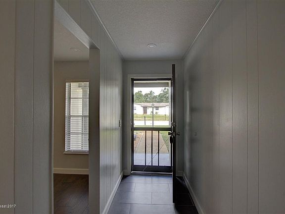 4th image of 945 Margie Dr