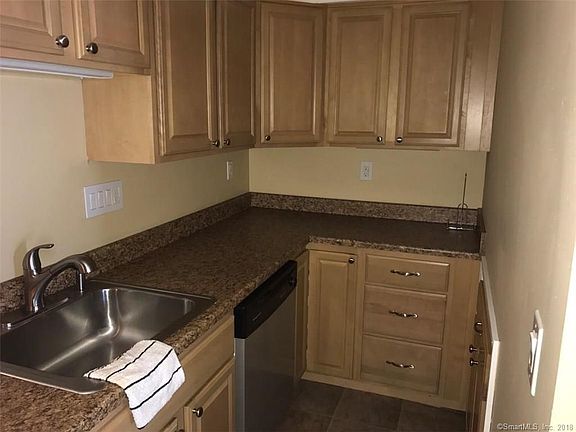 4th image of 13 Hamre Ln #C
