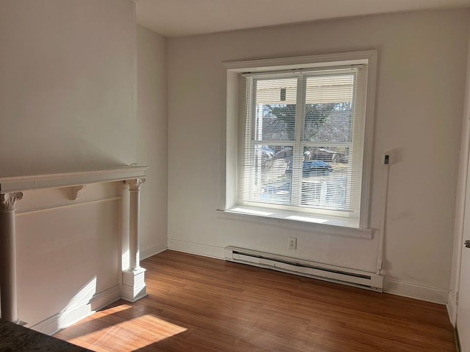 1st image of 513 E Brinton St APT 1