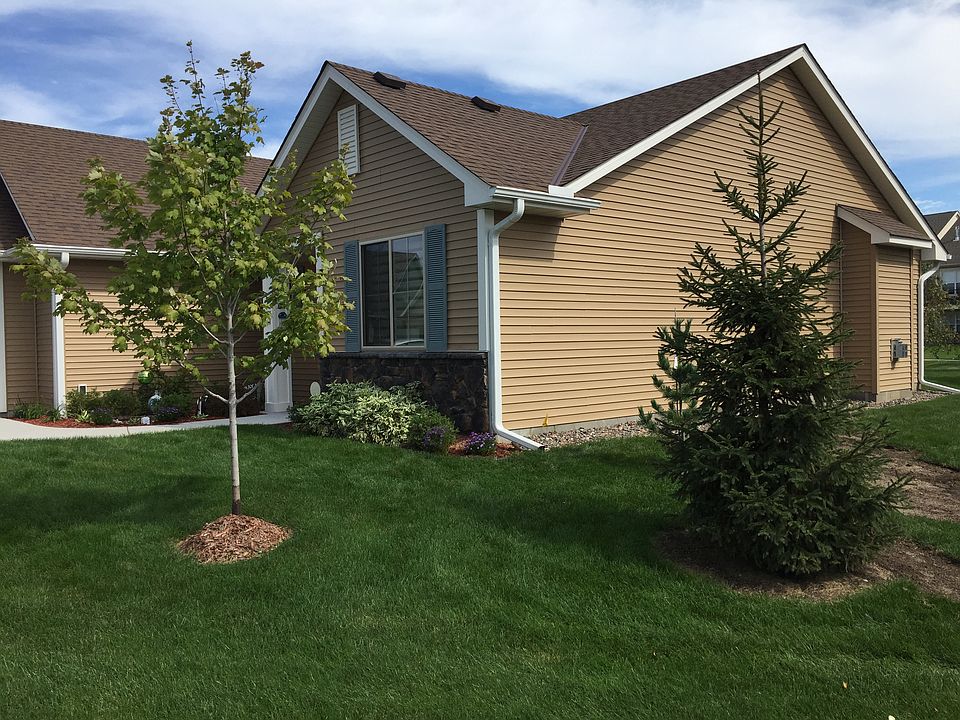 2nd image of 11186 Club West Cir NE