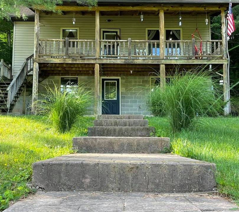 1st image of 428 Ebenezer Ln