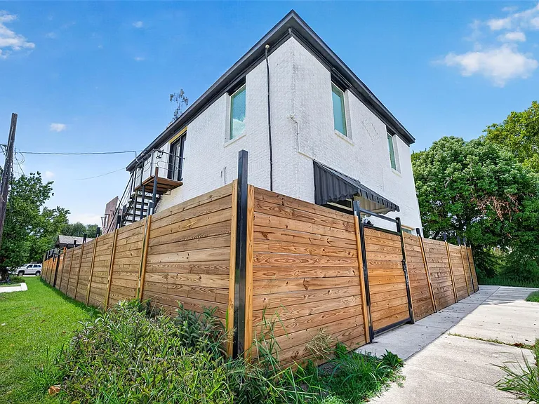 3701 Hutchins St — Photo 4