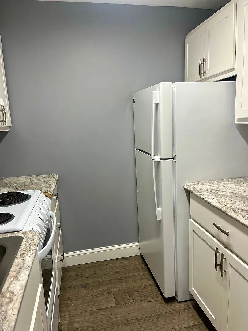 Hillcrest Avenue Apartments — Photo 3