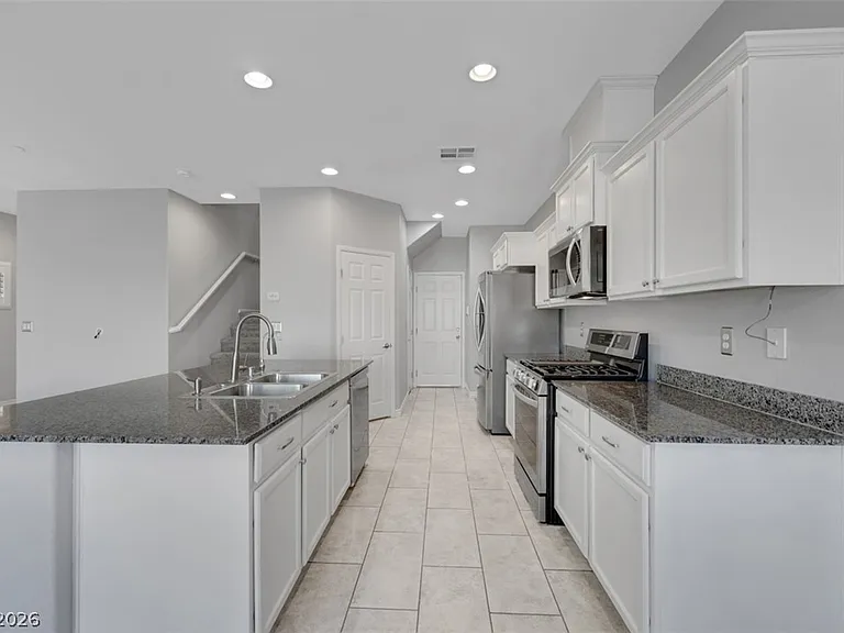 89 Sertata Ct — Photo 17