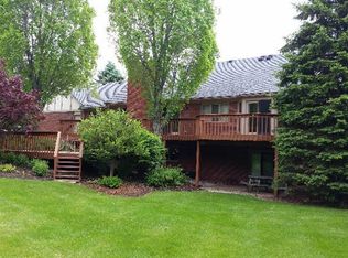 1207 Rolling Hills Dr, Howell, MI 48843
