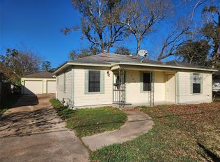 7937 Oak Knoll Ln, Houston, TX 77028