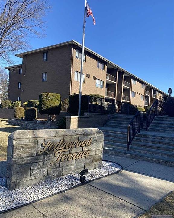 1st image of 464B Liberty St Unit 208