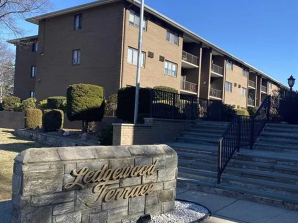 464B Liberty St Unit 208, Little Ferry, NJ 07643