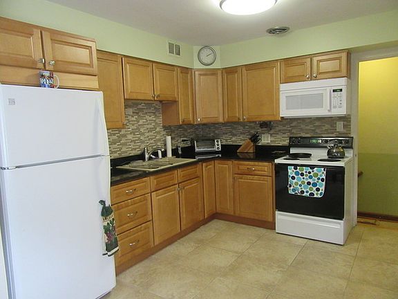 2nd image of 223 Miner St
