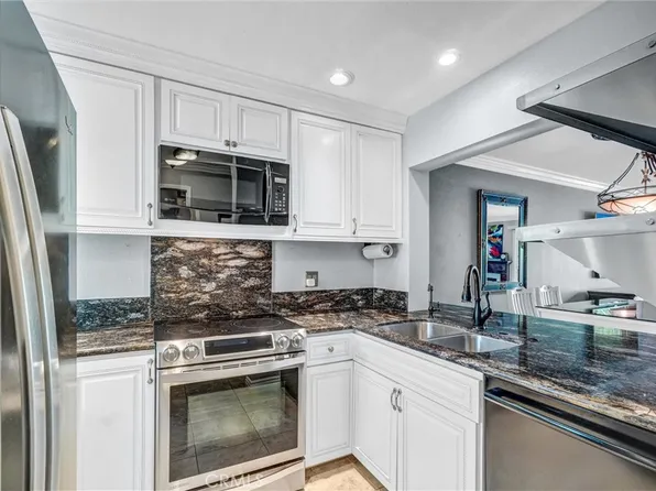 5927 E Creekside Ave Unit 18, Orange, CA 92869