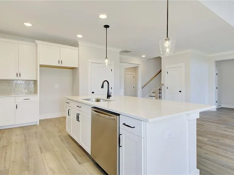 6904 Lancelot Ct — Photo 16