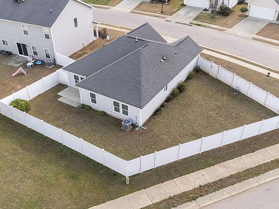 3rd image of 1080 Avondale Dr