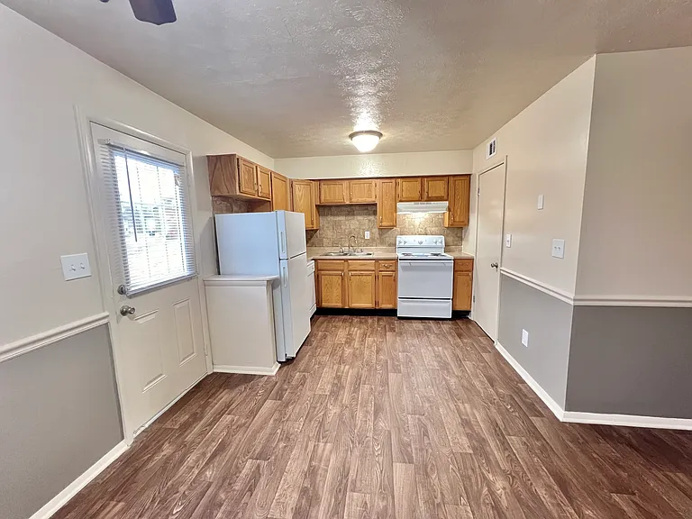 Glenview Apartments — Photo 67