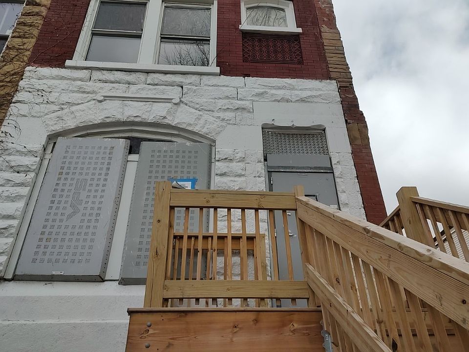 1st image of 2430 W Jackson Blvd