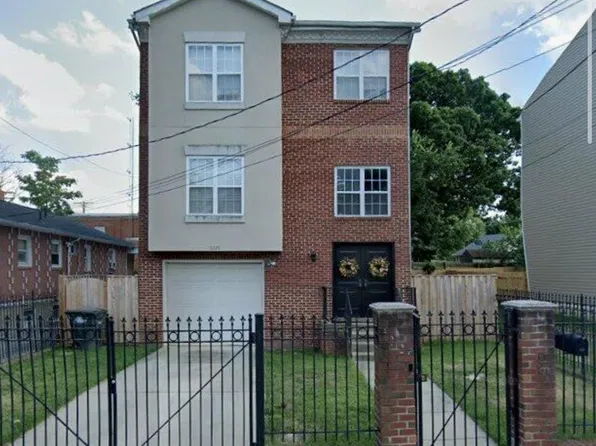 5225 Bass Pl SE, Washington, DC 20019