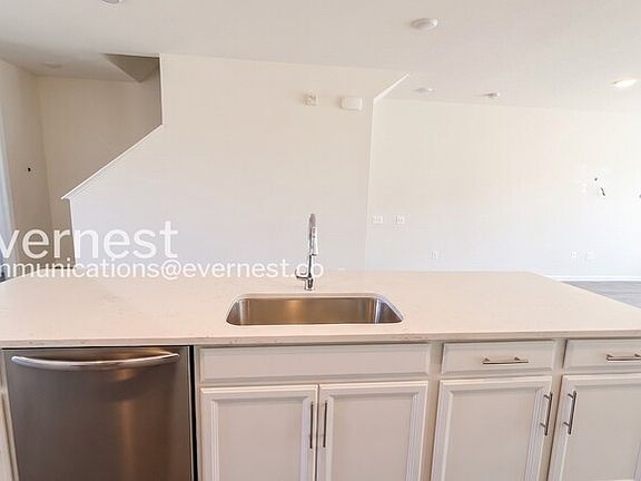 4th image of 1809 Noyack Ln