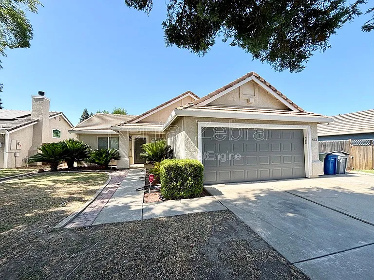 423 El Portal Ct — Photo 2