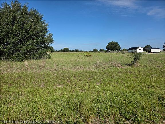 5th image of 6109 Farmgirl Ave