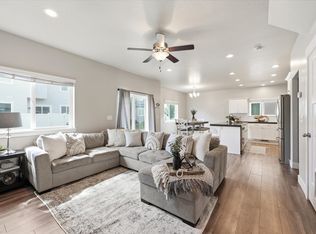 7471 N Hutch Ln, Eagle Mountain, UT 84005