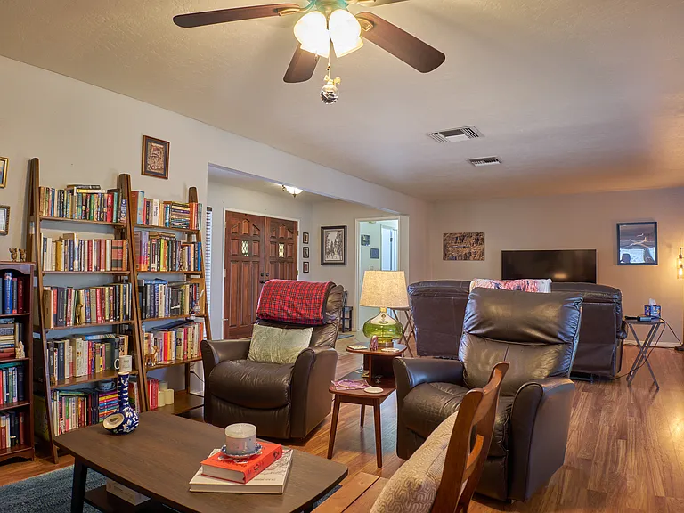1012 Scott St — Photo 15