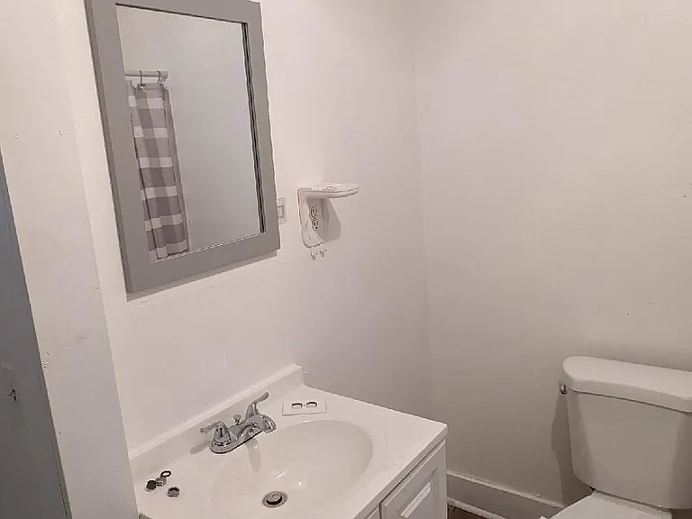 2-121 Choate St #2 — Photo 5
