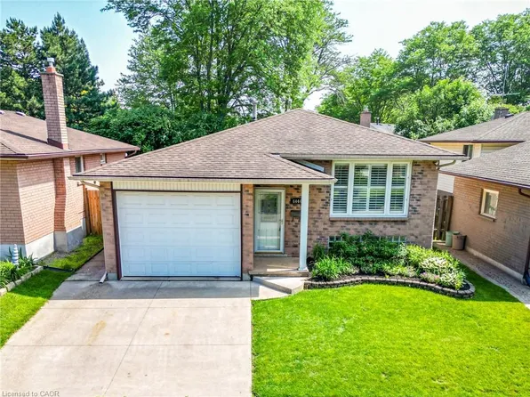 6444 Armstrong Dr, Niagara Falls, ON L2H 2M1