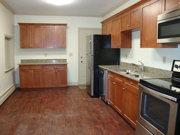 3rd image of 20 Church St