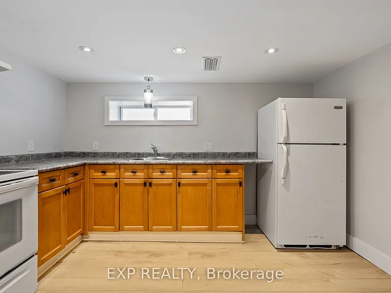 318 Ashland Ave #2 — Photo 5