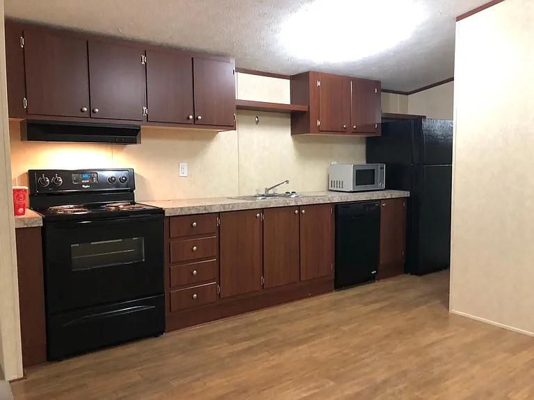 7334 E Highway 135 — Photo 2