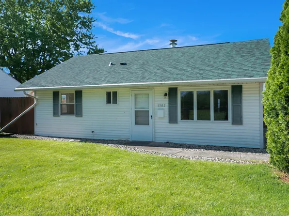 1302 Sheridan St, Warsaw, IN 46580