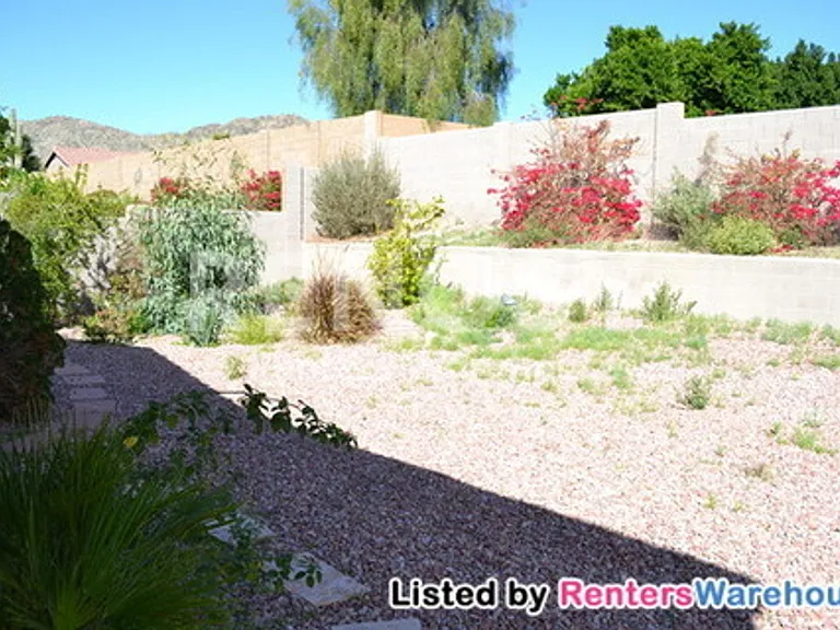 1744 W Frye Rd — Photo 14
