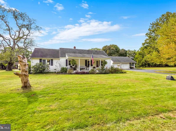 6281 Quarles Rd, Saint Leonard, MD 20685