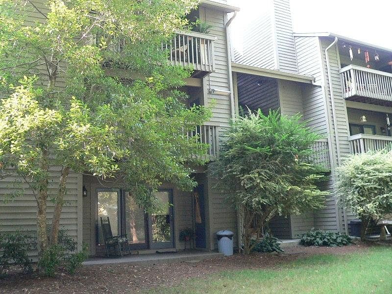 2nd image of 814 Tuxworth Cir